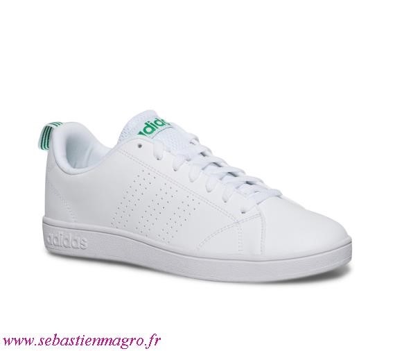 chaussures blanche adidas